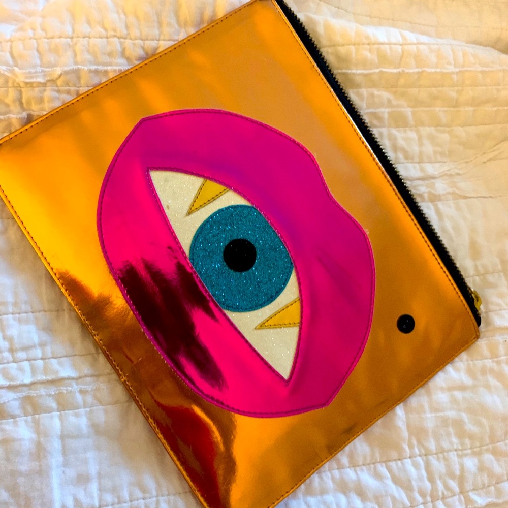 Poppylissiman clutch